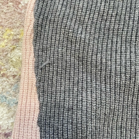 Colorblock mock neck sweater - Picture 5 of 7